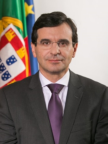 Retrato oficial Adalberto Campos Fernandes